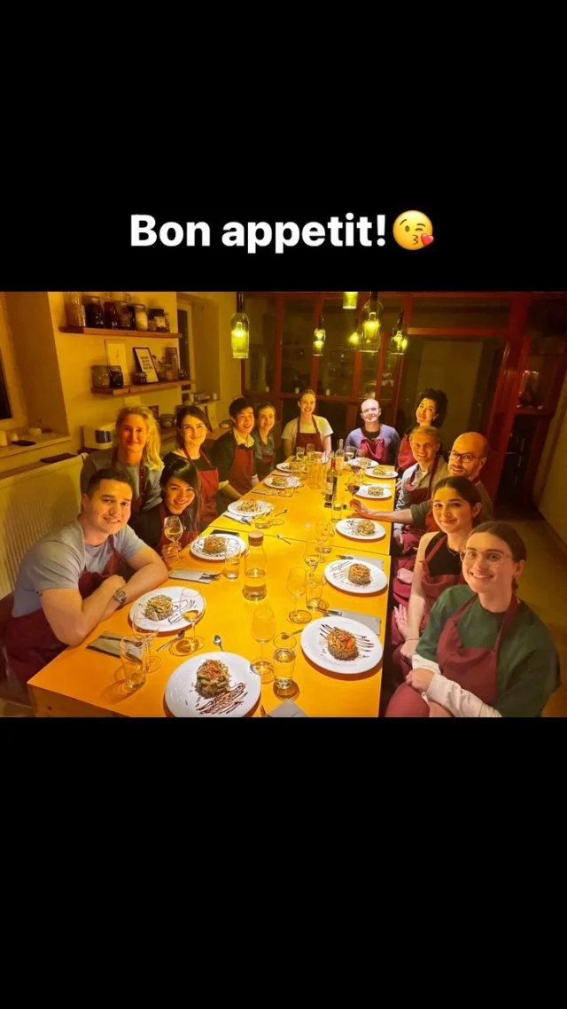Recently, our Berlin team got together for a fun team bonding exercise: a French cooking class!🇫🇷 Asparagus is currently in-season in Berlin, so together they made a delicious asparagus and quinoa dish, paired with bread and various wines. Well done, team!🧑‍🍳🍷👩‍🍳